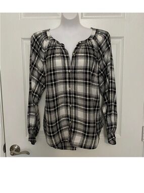 Ann Taylor Loft  Black/White Plaid Button-Front Top Smocked Mandarin Neck Sz M
